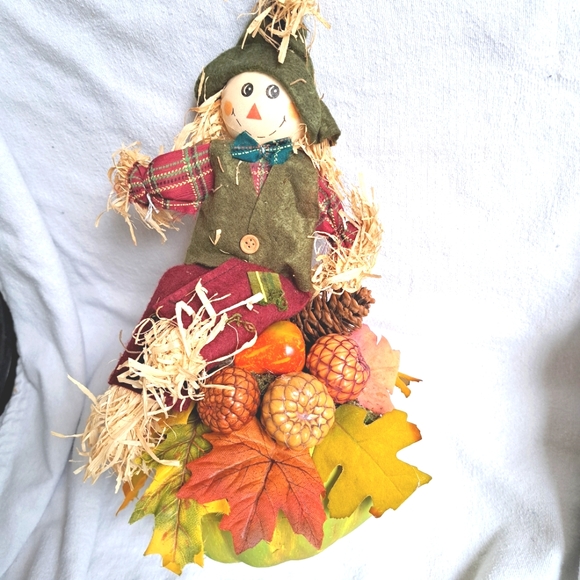 Scarecrow carved foam pumpkin, 2 piece set centerpiece. - Picture 4 of 5